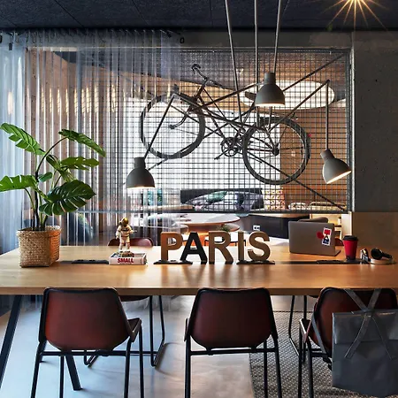 Moxy Paris Bastille-2