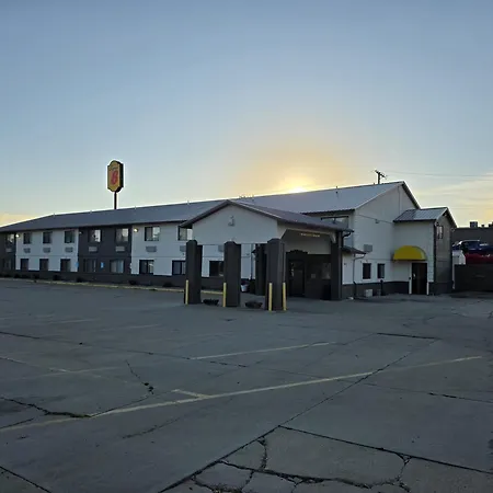 Super 8 By Wyndham Newton-2