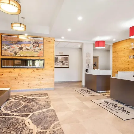 Microtel Inn & Suites By Wyndham Mont Tremblant-3