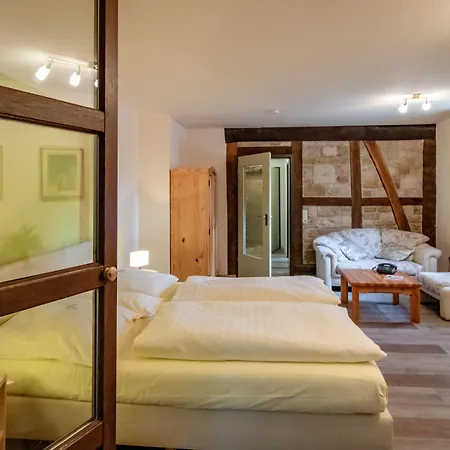 Hotel Goldflair Am Rathaus-3