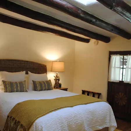 Old Taos Guesthouse B&B-3