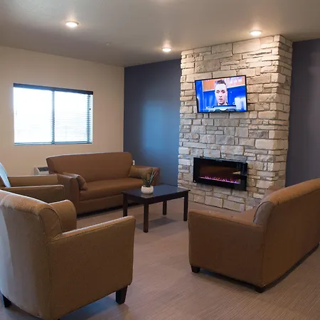 Cobblestone Inn & Suites - Forest City-2