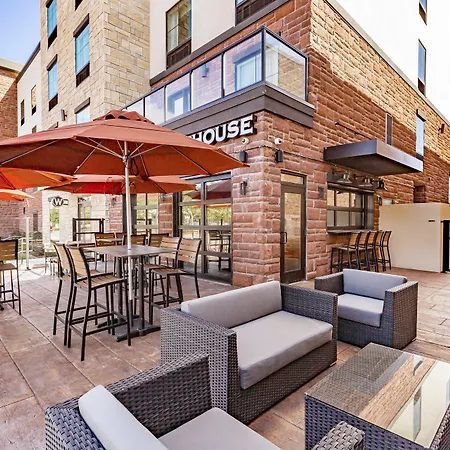Cobblestone Hotel & Suites-2
