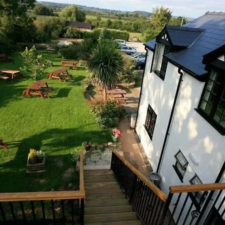 The Oak Inn Staplow-2