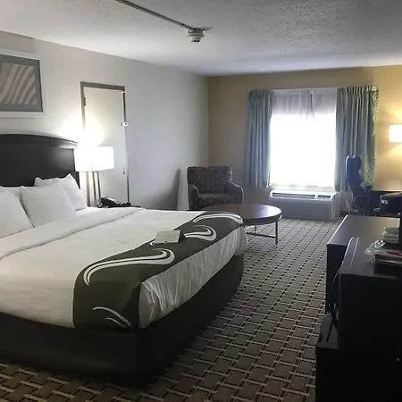 Quality Inn Vincennes-3
