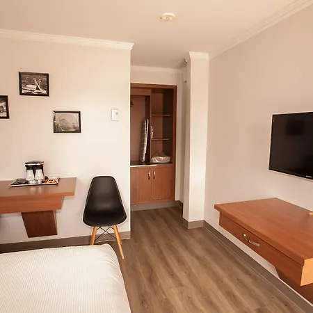 Motel Newstar Laval-3