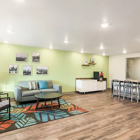 Woodspring Suites Thornton-North Denver-2