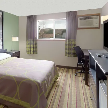 Super 8 By Wyndham Green River-2