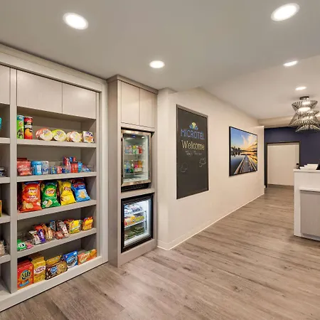 Microtel Inn & Suites By Wyndham Aurora-2