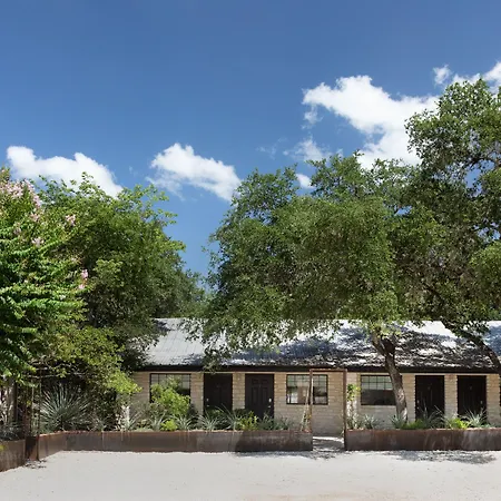 Wimberley Inn & Bar-3