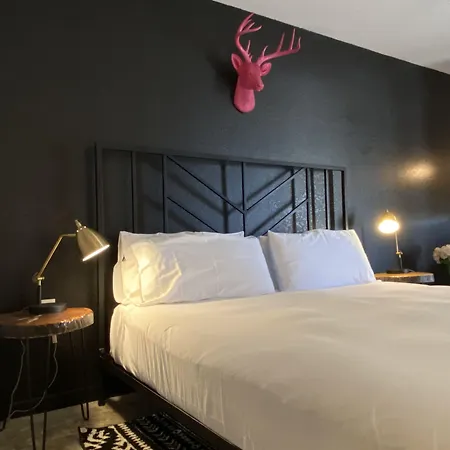 Wimberley Inn & Bar-2