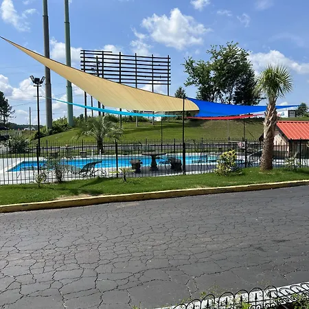 Country Hearth Inn & Suites Cartersville-2
