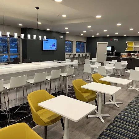 Microtel Inn & Suites By Wyndham Portage La Prairie-2