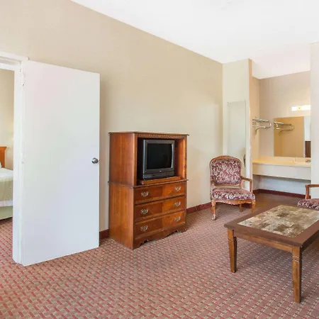 Days Inn By Wyndham Princeton-2