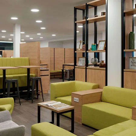 Super 8 by Wyndham Augsburg-3