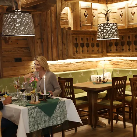 Schlosshotel Lacknerhof-3