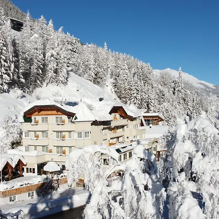 Hotel Höllroah-2