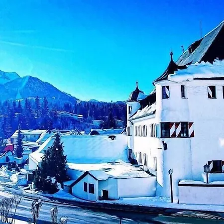 Family Hotel Schloss Rosenegg-3