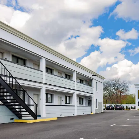 Super 8 By Wyndham Lindenhurst-2
