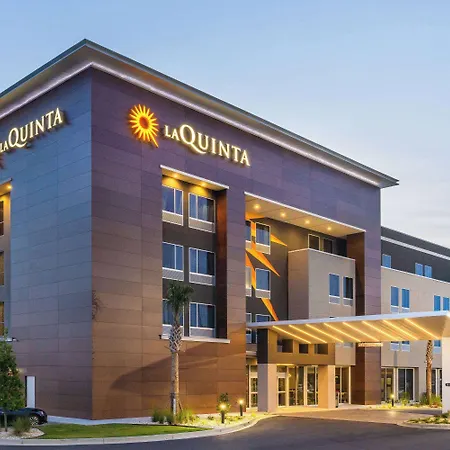 La Quinta Inn & Suites By Wyndham Valdosta-2