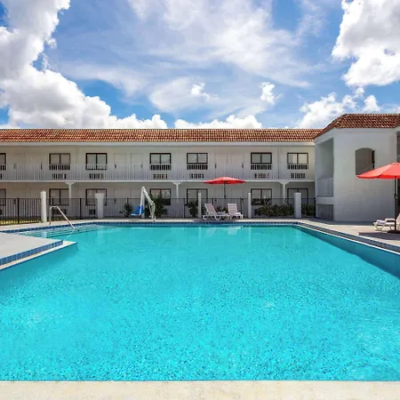 Travelodge By Wyndham Orlando Lake Buena Vista South-3