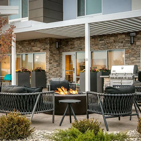 Towneplace Suites By Marriott Oconomowoc-2