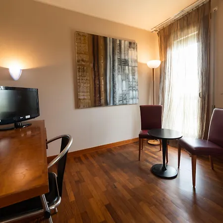 HOTEL QUERINI Essential Business Hotel Sandrigo-2