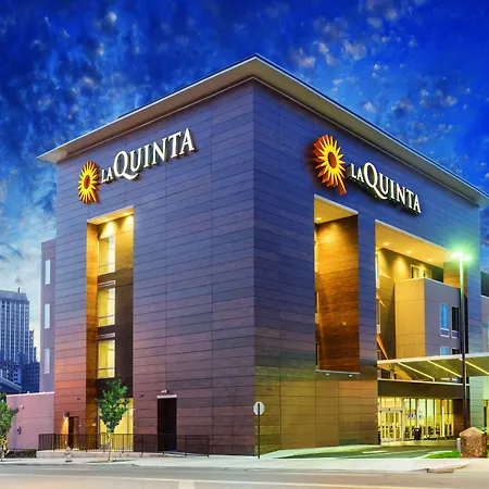 La Quinta Inn & Suites By Wyndham Orlando I-Drive Theme Parks-3