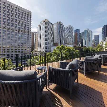 202 Elizabeth-2