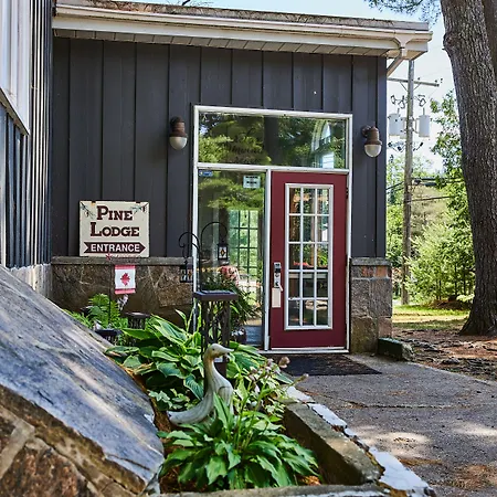 3 Pines Lodge Muskoka-3