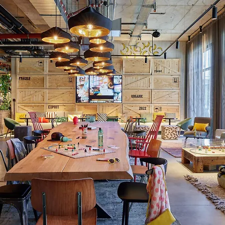 Moxy Cologne Muelheim-2