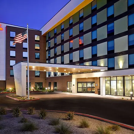 Hampton Inn & Suites Las Vegas Convention Center - No Resort Fee-3