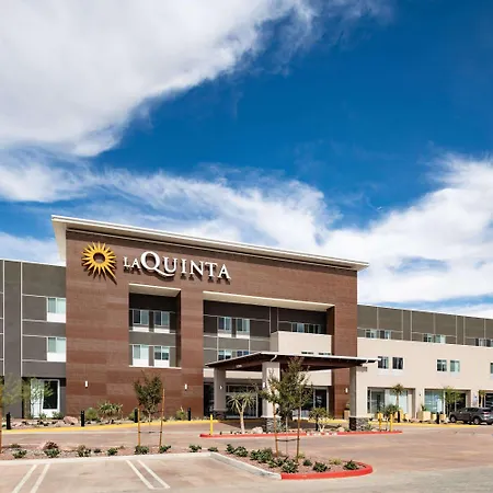 La Quinta Inn & Suites By Wyndham Yucaipa-3