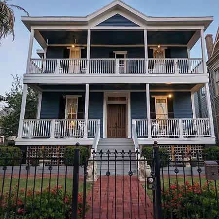 The 1890 Freeman House-2