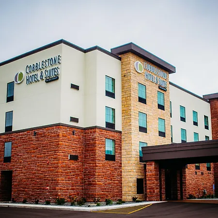 Cobblestone Hotel & Suites International Falls-3
