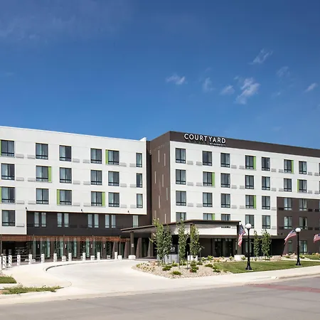 Courtyard Sioux City Downtown/Convention Center-3