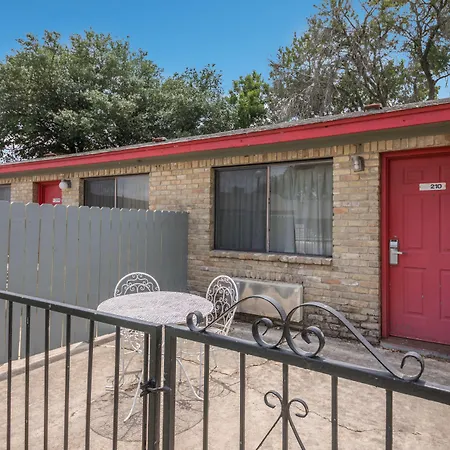Americas Best Value Inn Lockhart Tx-3