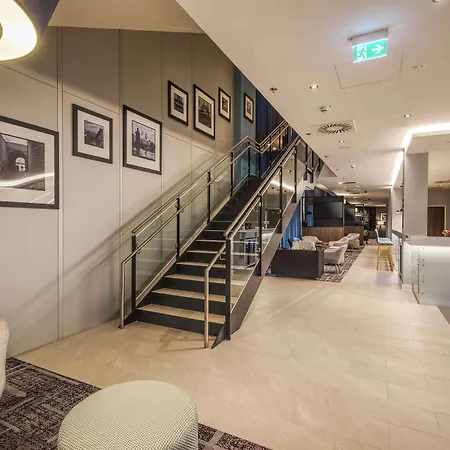 Hampton By Hilton Stuttgart City Centre-2