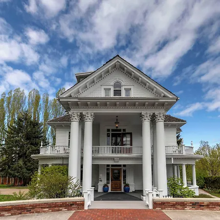 The Gibson Mansion Bed And Breakfast-3