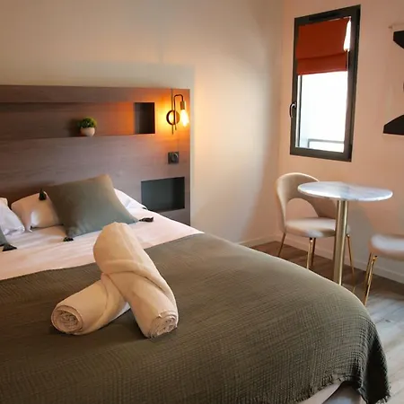 Appart'hôtel Le Corot - Accès Autonome - Saint-Junien Centre-3