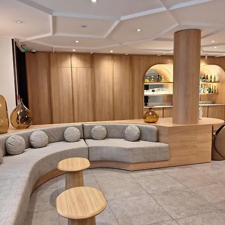 Mercure Paris Arc de Triomphe Wagram-3
