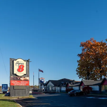 Super 8 By Wyndham Gananoque - Country Squire Resort-2