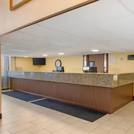 Clarion Hotel & Conference Center Lansing West-2