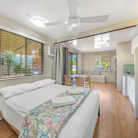 Mission Beach Hideaway Holiday Village-2