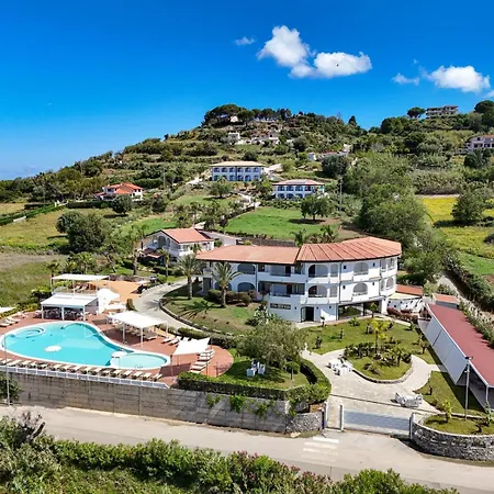 Luzia Agriresort - Piscina Panoramica E Vista Mare A Capo Vaticano-2