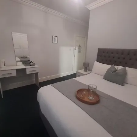 Hotel 52-3