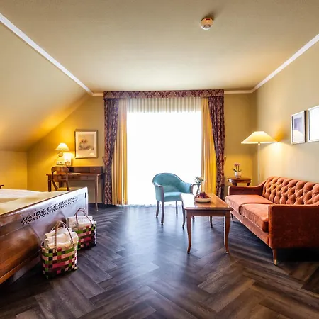Schloss-Hotel Petry-2
