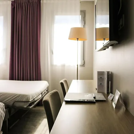 Hotel Anne De Bretagne-3