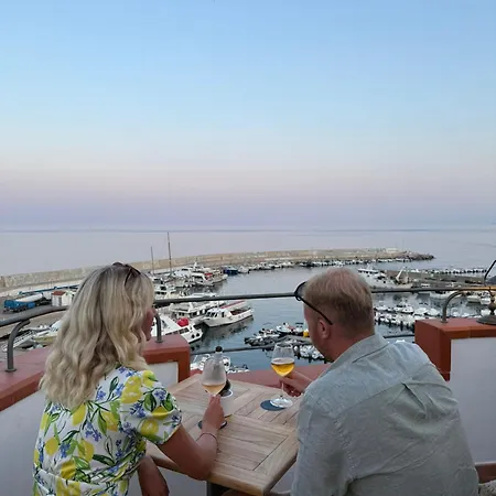 Bue Marino Hotel & Rooftop Bar-2