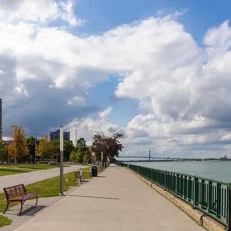 Holiday Inn Express Windsor Waterfront By Ihg-3